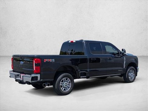 Used 2023 Ford F250 Lariat w/ Lariat Ultimate Package AWD/4WD image 5