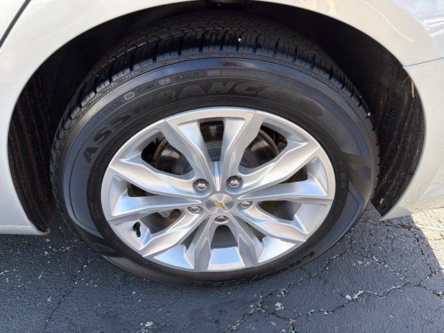 Certified 2019 Chevrolet Malibu LT w/ Leather Package FWD image 9