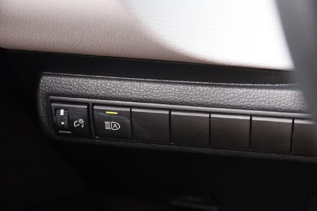 Used 2022 Toyota Corolla SE FWD image 19