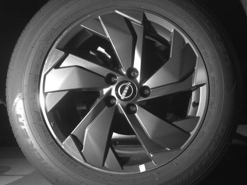 Used 2025 Nissan Rogue SV FWD image 15