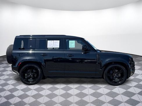 Used 2024 Land Rover Defender 110 X-Dynamic SE AWD/4WD image 7