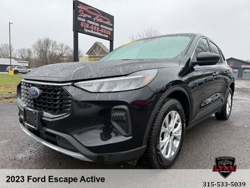 Used 2023 Ford Escape Active AWD/4WD image 1