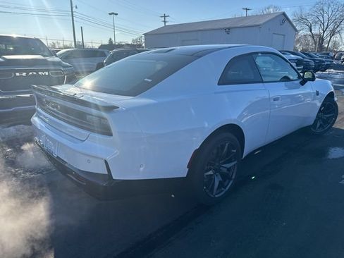 Used 2026 Dodge Charger Scat Pack AWD/4WD image 4