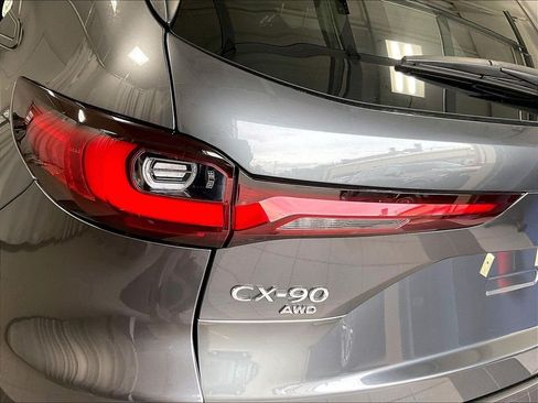 Used 2025 MAZDA CX-90 3.3 Turbo w/ Preferred Package AWD/4WD image 34