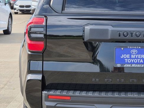 Used 2025 Toyota 4Runner SR5 RWD image 10