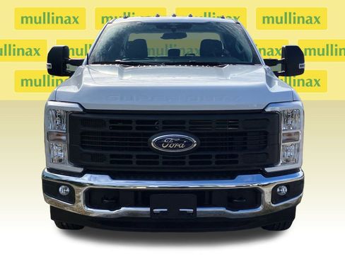 New 2026 Ford F250 XL w/ XL Chrome Package image 23