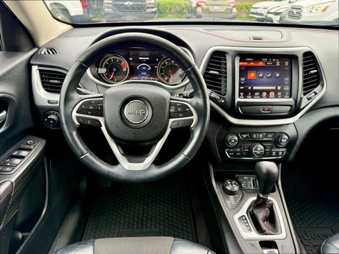 Used 2017 Jeep Cherokee Trailhawk w/ Comfort/Convenience Group AWD/4WD image 17