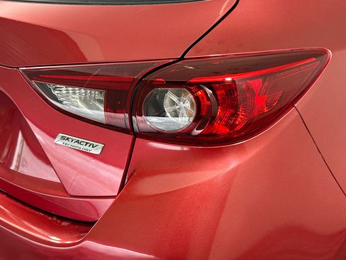 Used 2016 MAZDA MAZDA3 i Grand Touring image 35