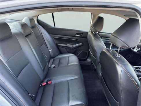 Used 2021 Nissan Altima 2.5 SR FWD image 40