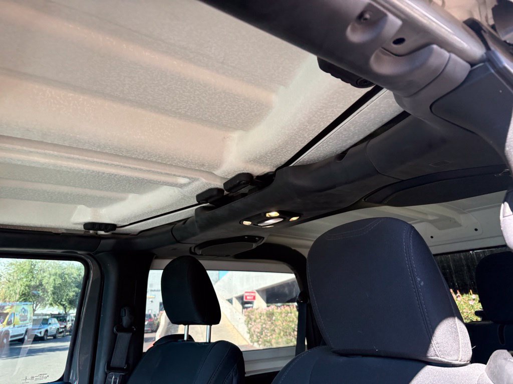 Used 2019 Jeep Wrangler Sport AWD/4WD image 9