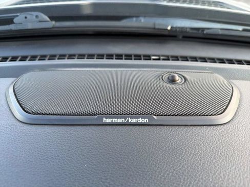 Used 2019 RAM 1500 Laramie AWD/4WD image 38
