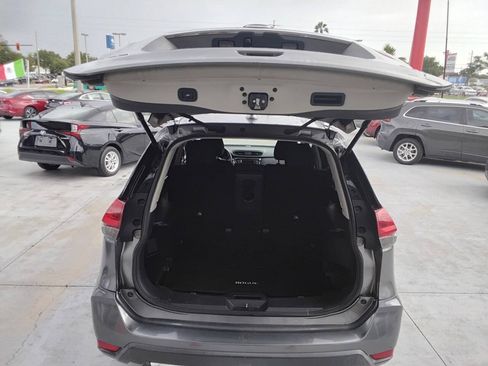 Used 2018 Nissan Rogue SV w/ Premium Package AWD/4WD image 5