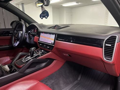 Used 2020 Porsche Cayenne AWD/4WD image 30