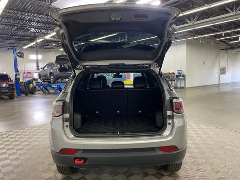 Used 2023 Jeep Compass Trailhawk AWD/4WD image 8