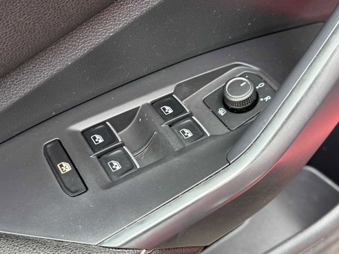 Certified 2023 Volkswagen Jetta SE FWD image 12