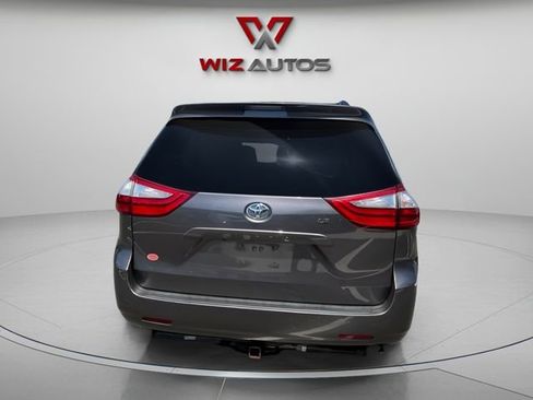 Used 2016 Toyota Sienna LE w/ Protection Package FWD image 3