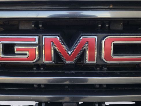 Used 2021 GMC Sierra 1500 AT4 w/ AT4 Premium Package AWD/4WD image 9
