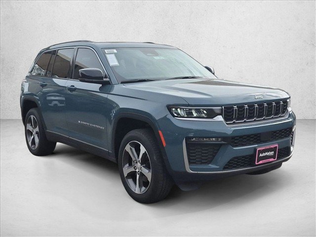 New 2026 Jeep Grand Cherokee Limited w/ Trailer Tow Package AWD/4WD image 7