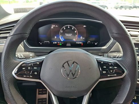 Used 2024 Volkswagen Tiguan SE R-Line AWD/4WD image 19