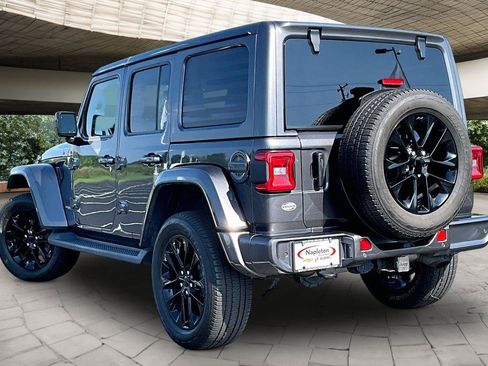 Used 2021 Jeep Wrangler Unlimited Sahara AWD/4WD image 3