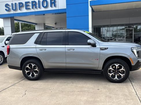 Used 2025 GMC Yukon AT4 w/ AT4 Premium Plus Package AWD/4WD image 2