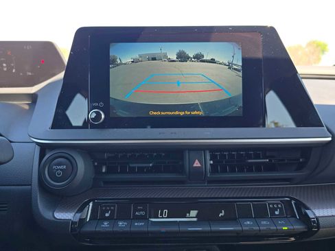 Used 2025 Toyota Prius XLE image 27