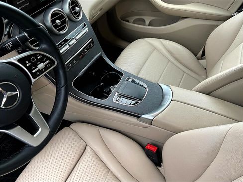 Used 2020 Mercedes-Benz GLC 300 4MATIC image 18