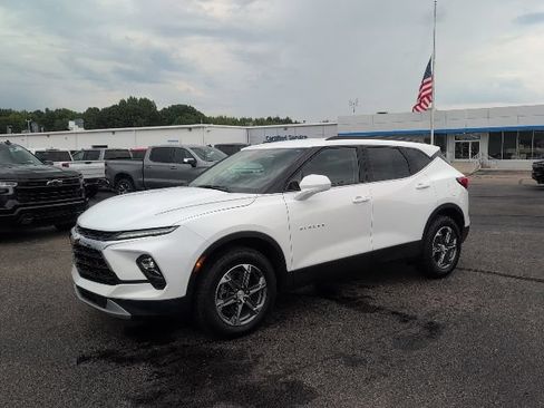 Used 2024 Chevrolet Blazer LT w/ Convenience Package FWD image 1
