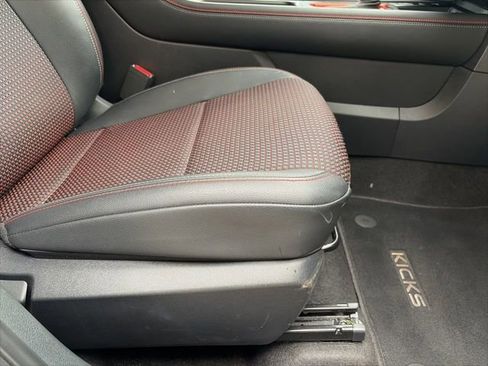 Certified 2025 Nissan Kicks SR image 21