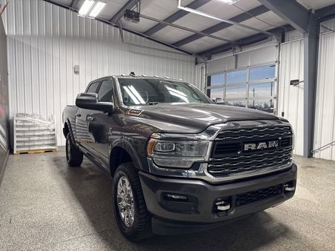 Used 2019 RAM 2500 Limited image 32