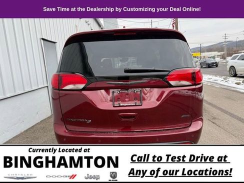 Used 2020 Chrysler Pacifica Touring-L w/ Advanced Safetytec Group image 8