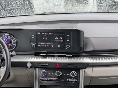 Used 2024 Kia Carnival LX FWD image 20