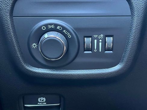 New 2025 Jeep Grand Cherokee L Altitude image 19