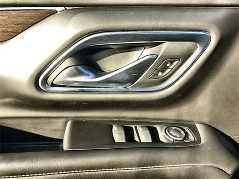 Used 2022 GMC Yukon SLE image 13