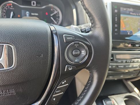 Used 2016 Honda Pilot Touring image 19