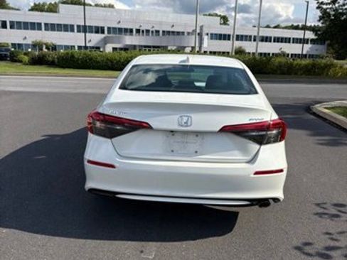 Used 2024 Honda Civic Sport image 6