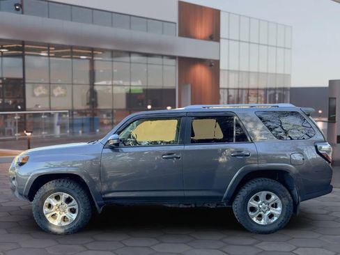 Used 2016 Toyota 4Runner SR5 image 5