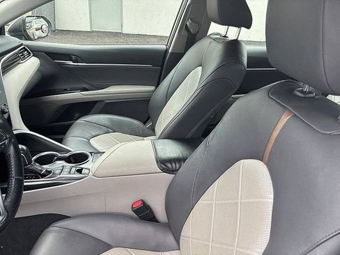 Used 2018 Toyota Camry XLE FWD image 22