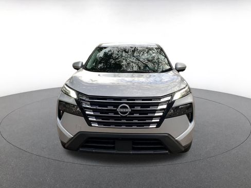 Used 2025 Nissan Rogue SV image 2