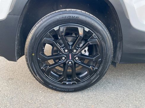 Used 2022 GMC Terrain SLE w/ Elevation Edition image 7