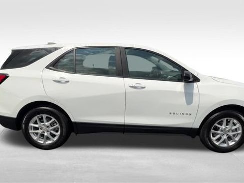 Certified 2024 Chevrolet Equinox LS FWD image 8