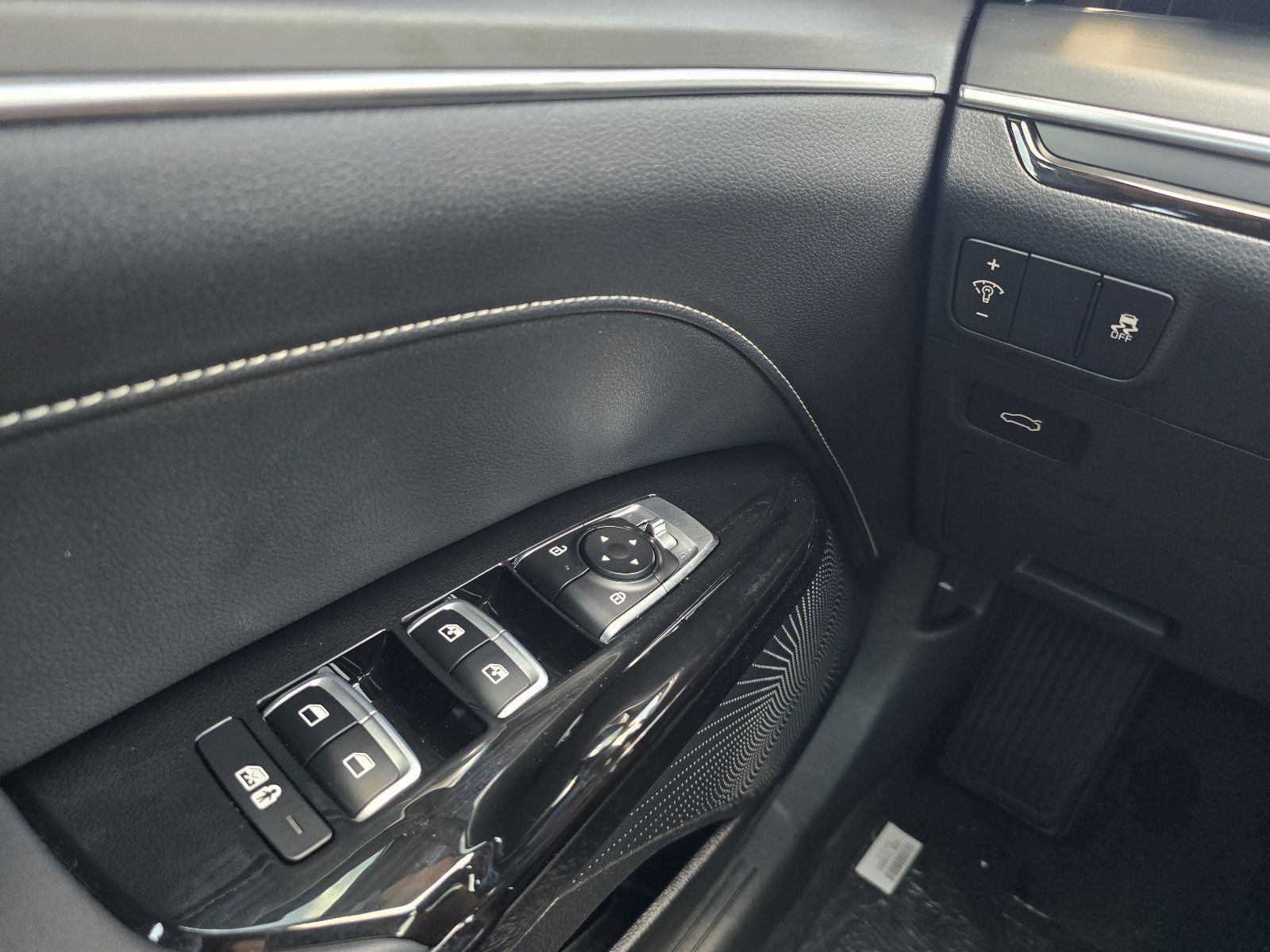 New 2027 Kia K5 GT-Line image 12
