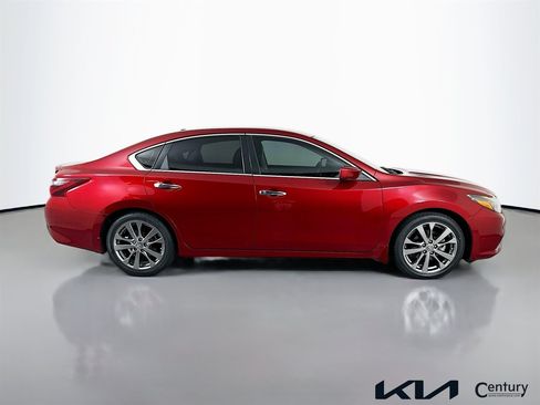 Used 2018 Nissan Altima 2.5 SR w/ SR Special Edition FWD image 4