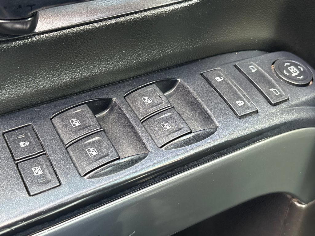 Used 2016 Chevrolet Silverado 2500 LT AWD/4WD image 9