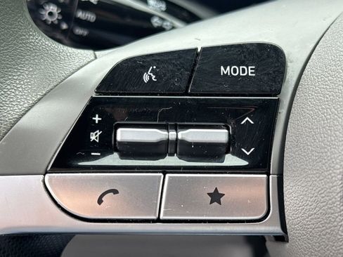 Used 2024 Hyundai Elantra SEL image 30