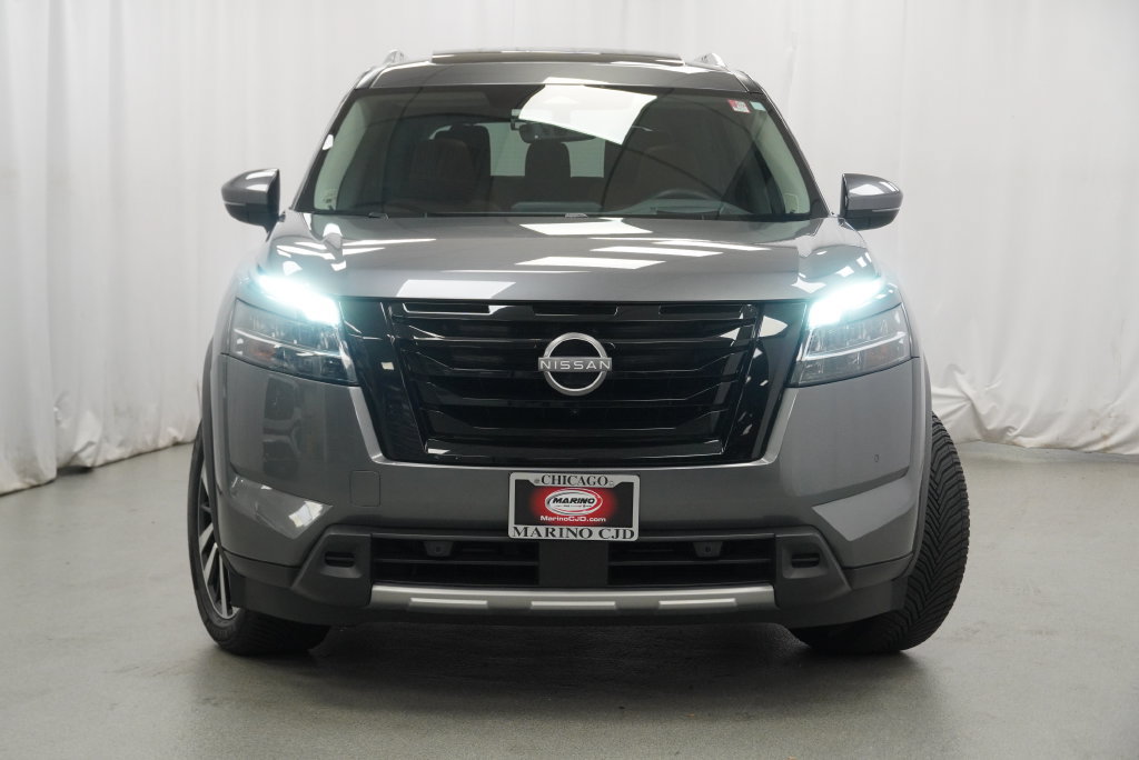 Used 2024 Nissan Pathfinder Platinum AWD/4WD image 13