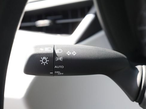 Used 2025 Toyota Corolla LE FWD image 31