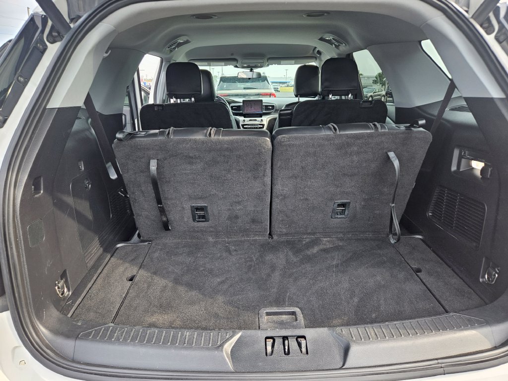 Used 2021 Ford Explorer XLT w/ Equipment Group 202A RWD image 28