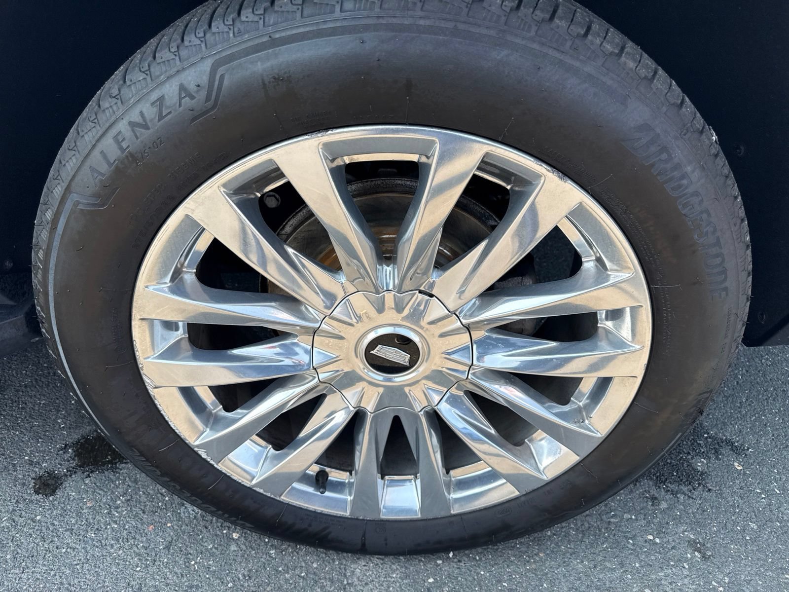 Used 2023 Cadillac Escalade Premium Luxury AWD/4WD image 10