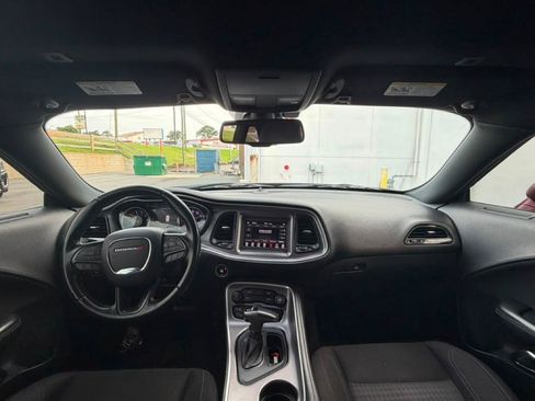Used 2019 Dodge Challenger SXT RWD image 17